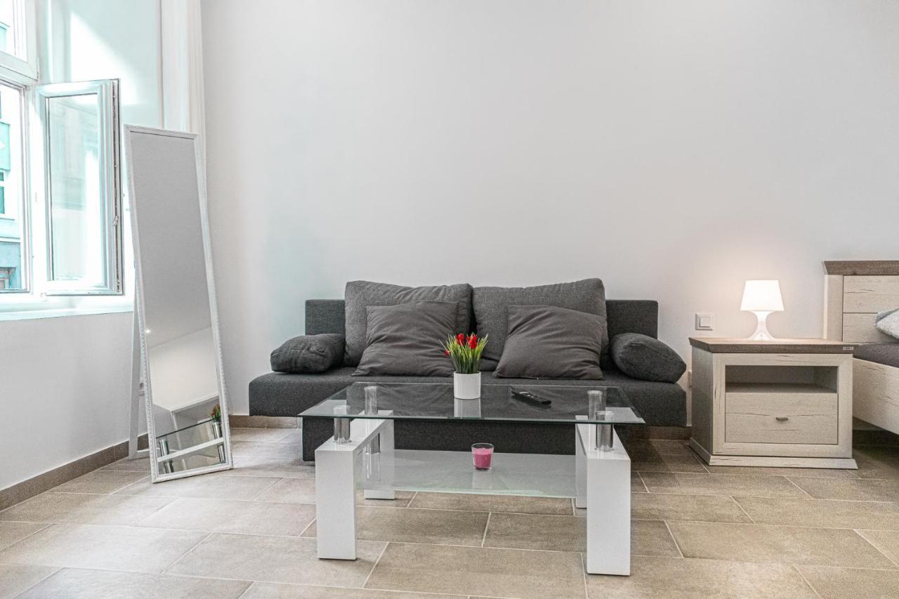 Homelike 2BR apt. Reumannpl. -perfect f. Longstays Wien Exteriör bild